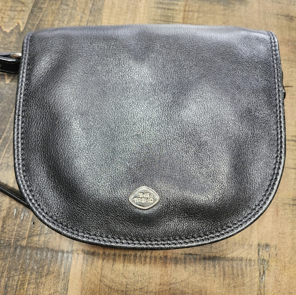 The Trend label Saddle / Crossbody Style Black Leather and Suede Bag - Picture 9 of 10